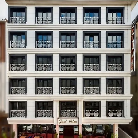 Hotel Grand Palace 3*