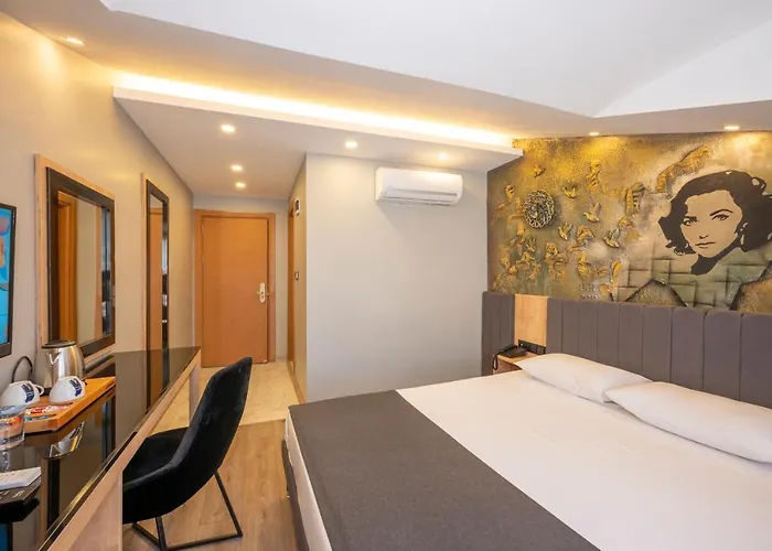 그랜드 팰리스 호텔 3*