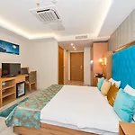 Grand Palace Hotel
