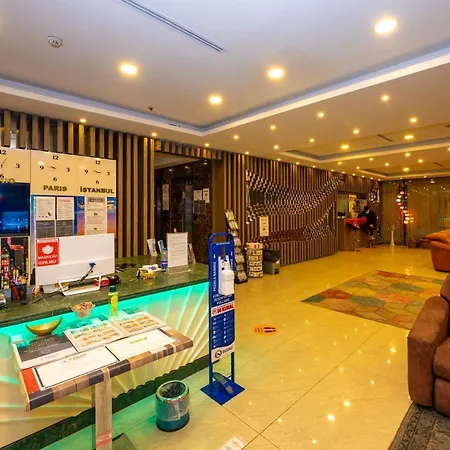 Grand Palace Hotel