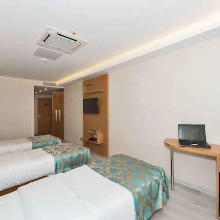 Grand Palace Hotel
