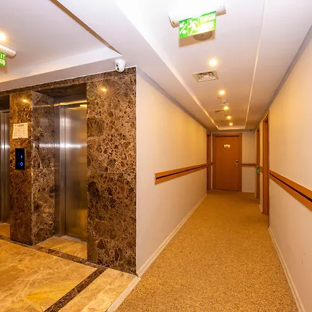 Grand Palace ホテル